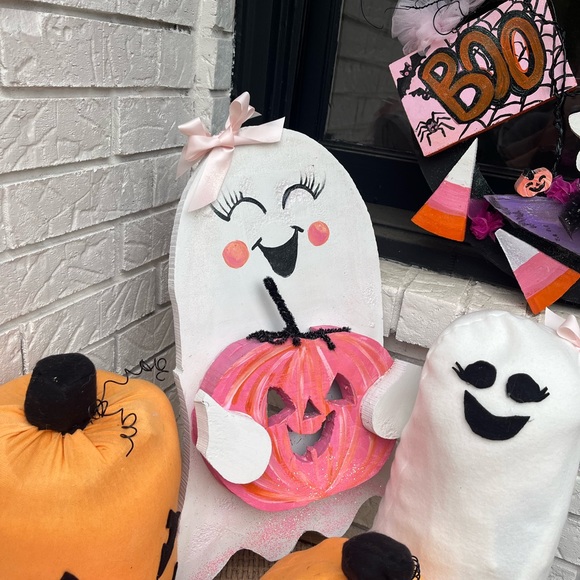 Handmade cute Halloween wreath/hanging foam ghost/ghost pillow,great party decor - Picture 3 of 4